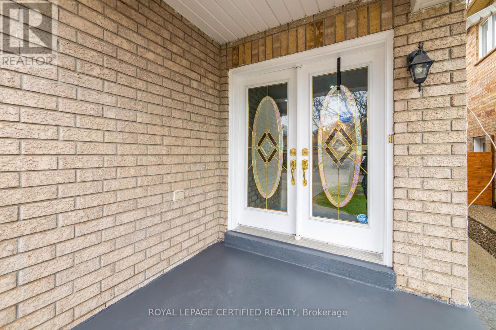 643 GARDEN WALK photo 3