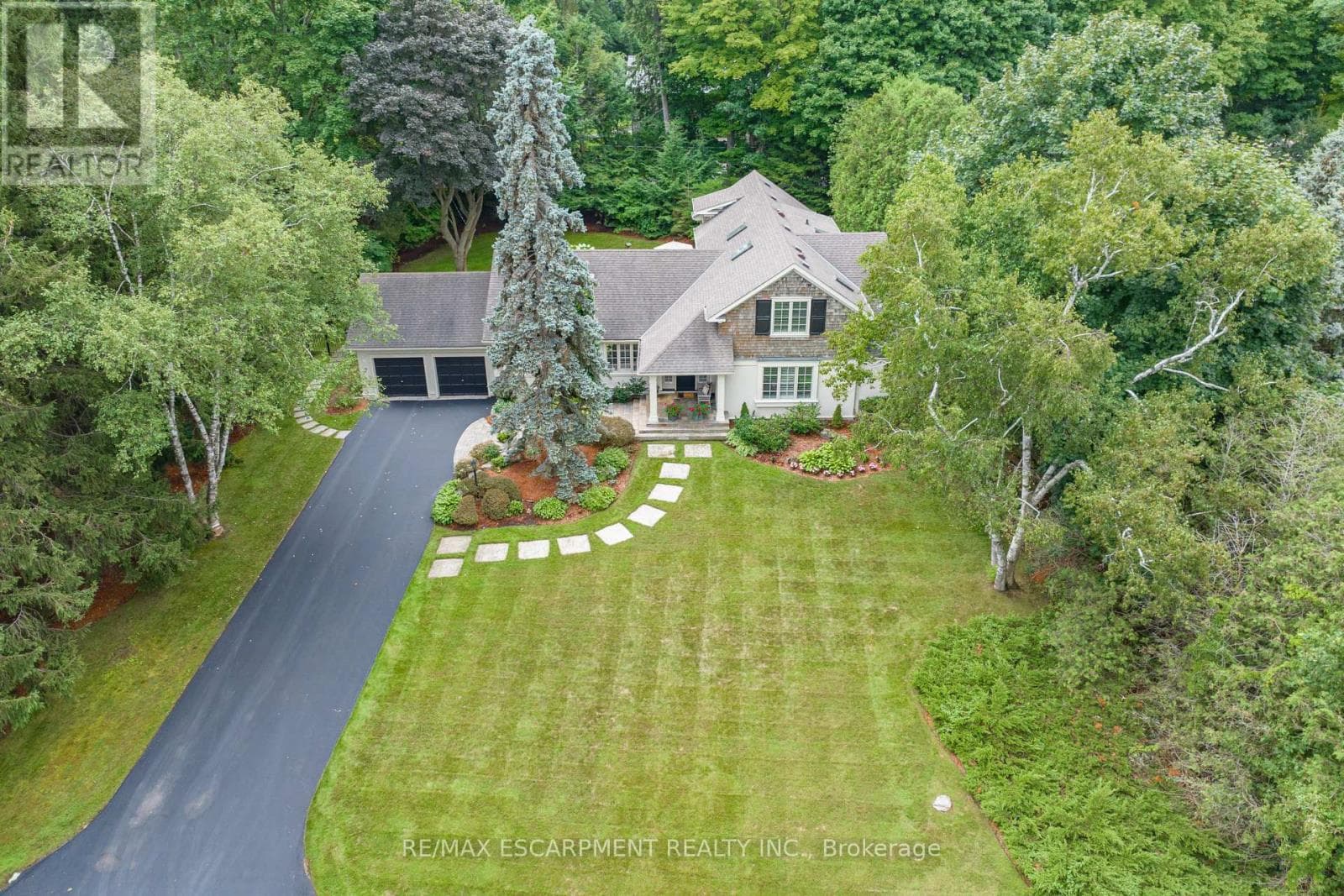 7 COLONIAL CRESCENT photo 2