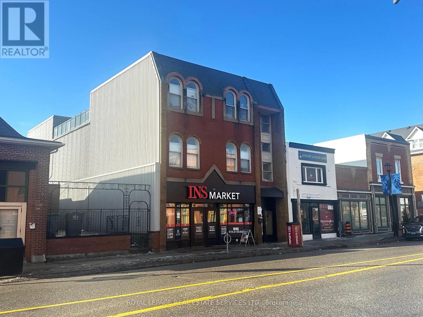 238 QUEEN STREET S photo 2