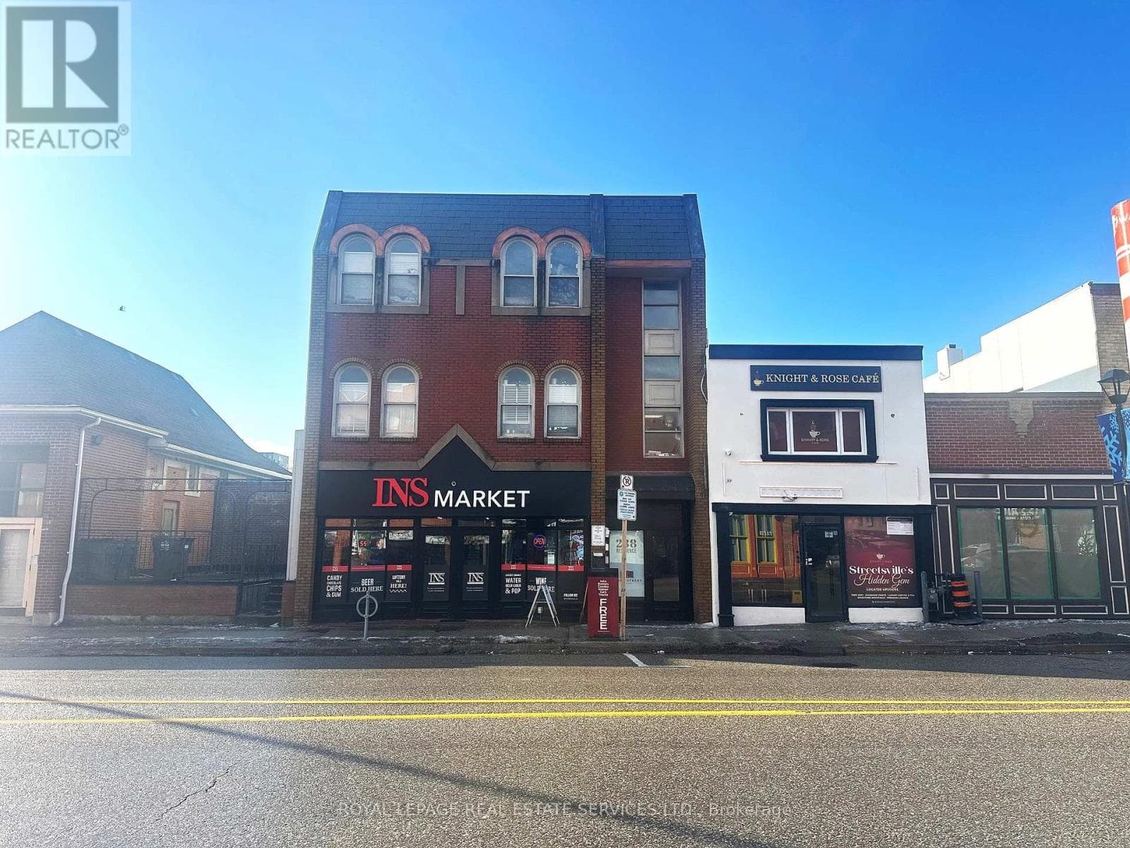 238 QUEEN STREET S photo 3