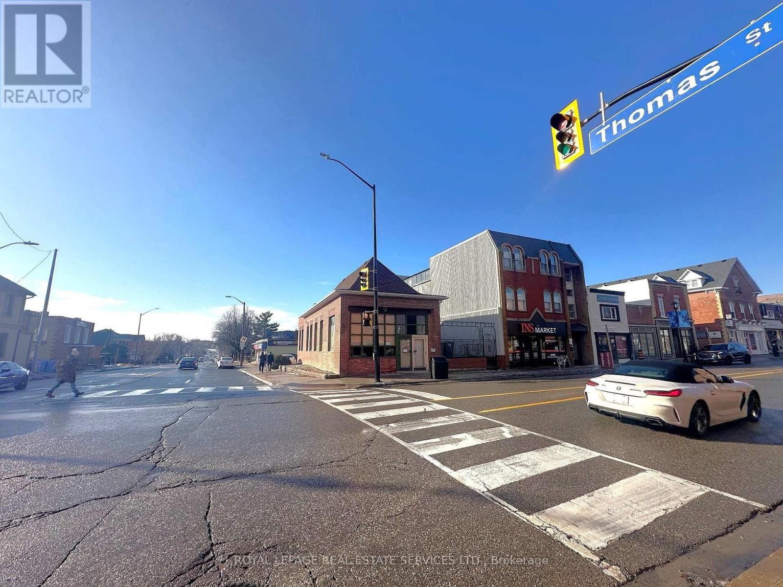 238 QUEEN STREET S photo 4