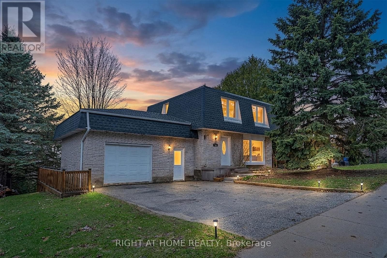 3 bed 2 bath single family at 384 COUNTESS STREET N — $499,900
