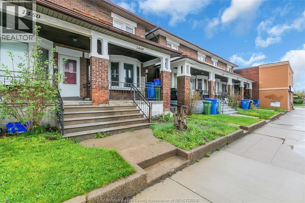1448 WYANDOTTE STREET West photo 2