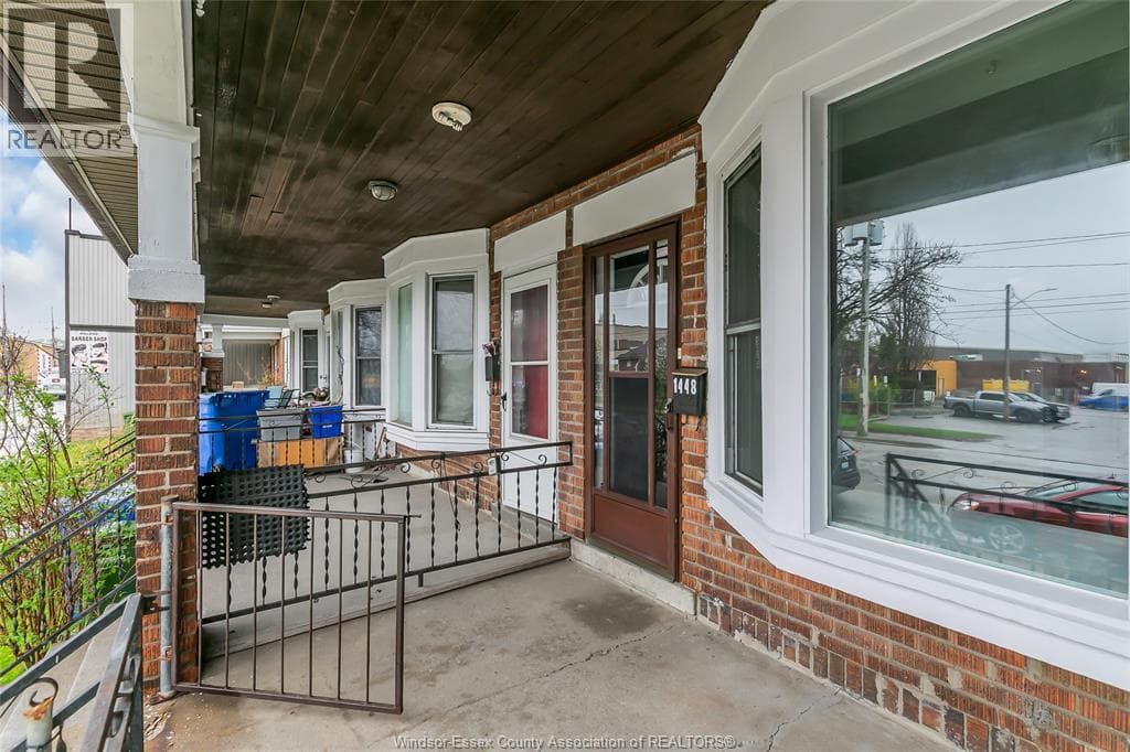 1448 WYANDOTTE STREET West photo 4