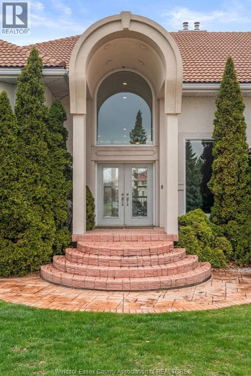4572 LAKE GRANDE COURT photo 4