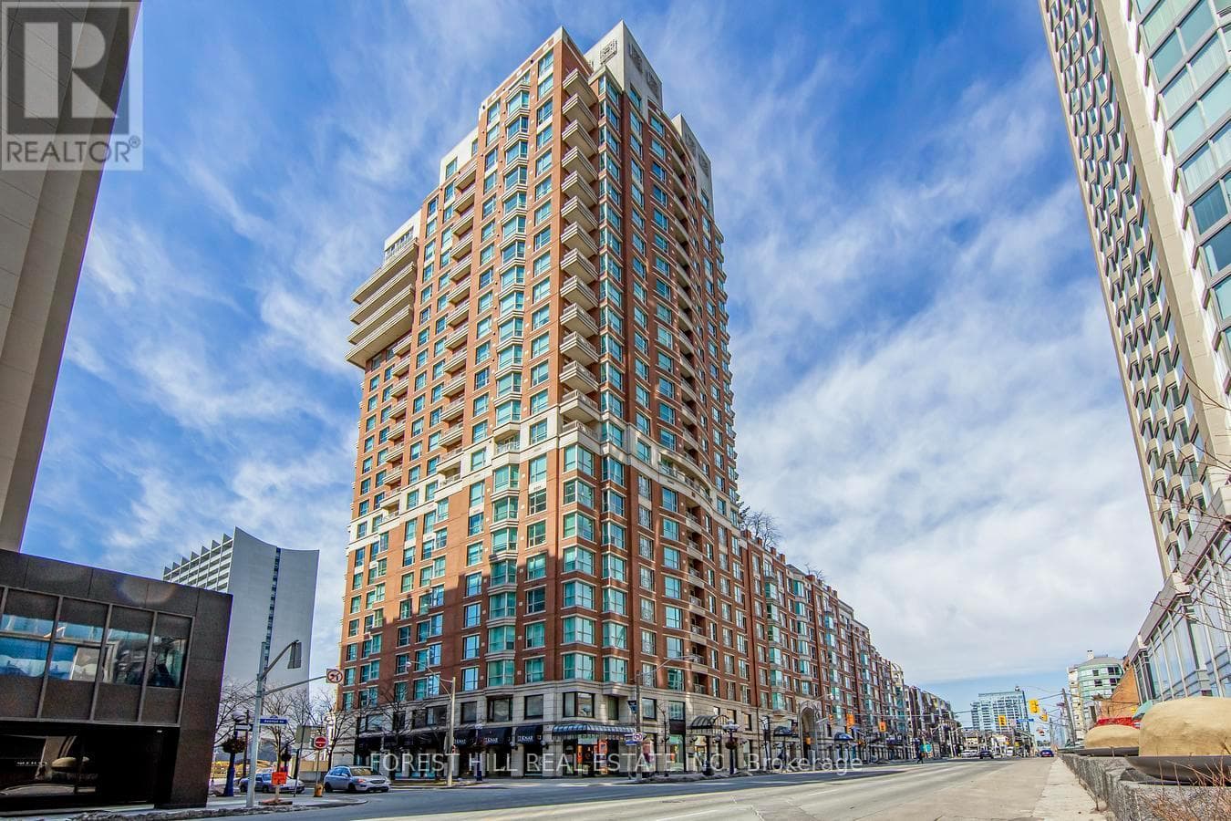 2 bed 3 bath single family at 305 - 38 AVENUE ROAD — $1,850,000