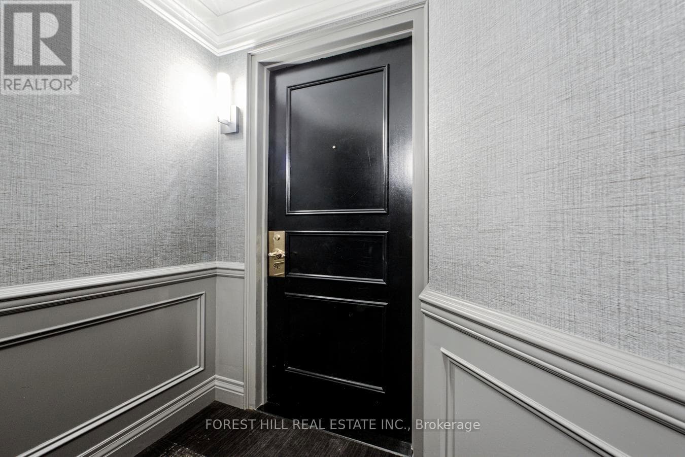 305 - 38 AVENUE ROAD photo 3