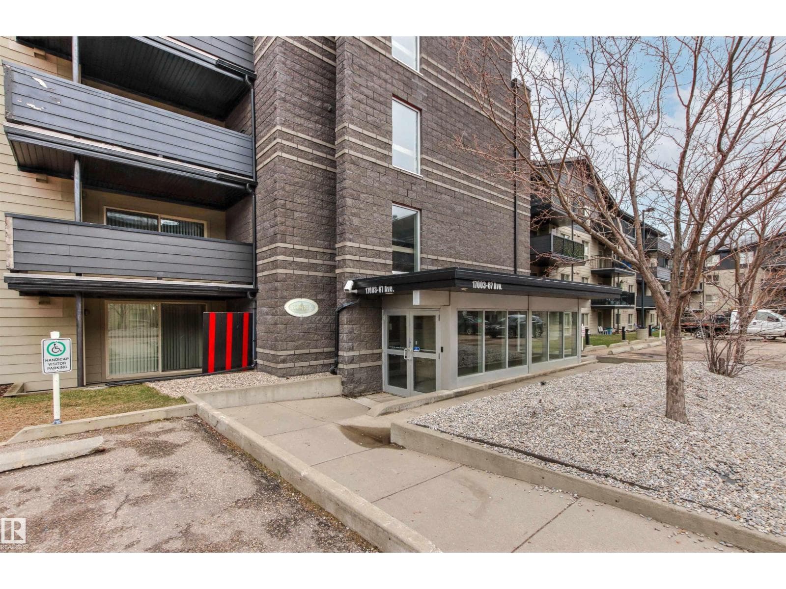 #413 17003 67 AV NW — photo 3