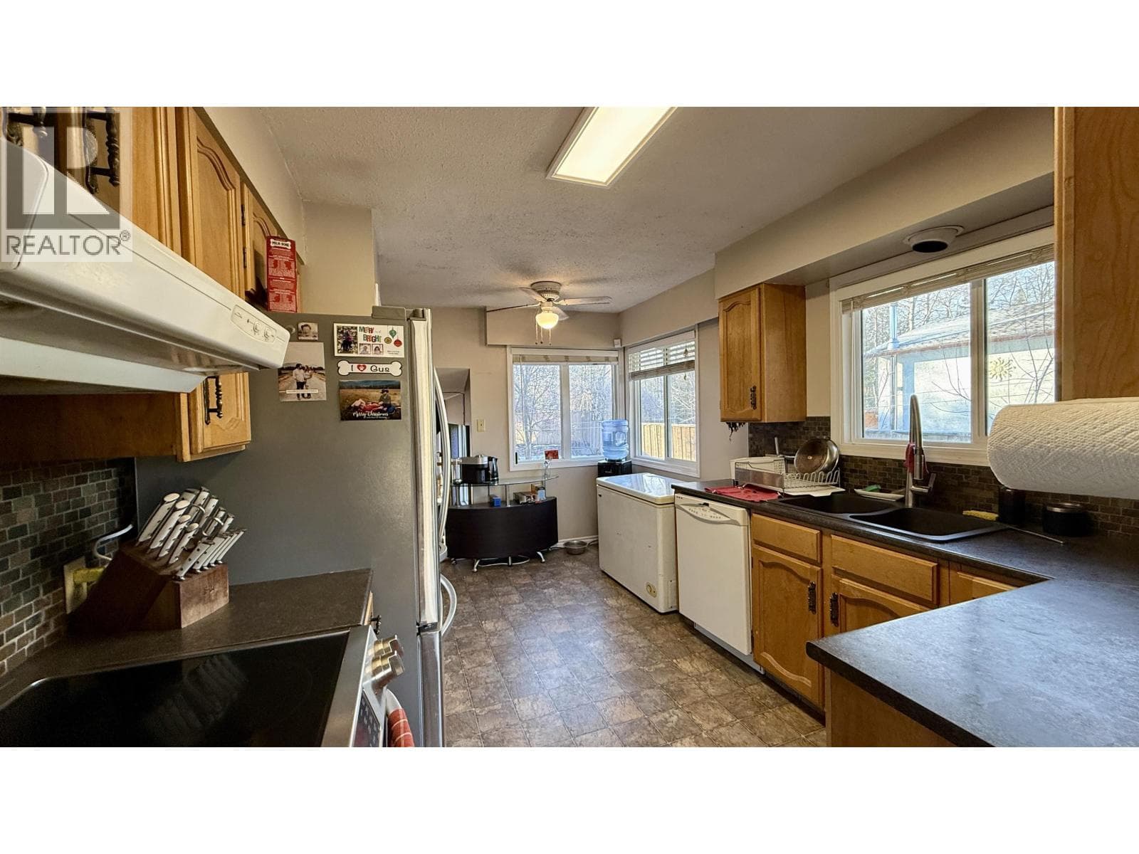 808 MARKS DRIVE photo 4