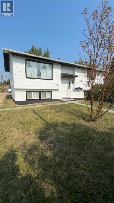 10132 102 Avenue photo 2