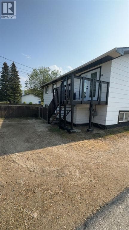10132 102 Avenue photo 4