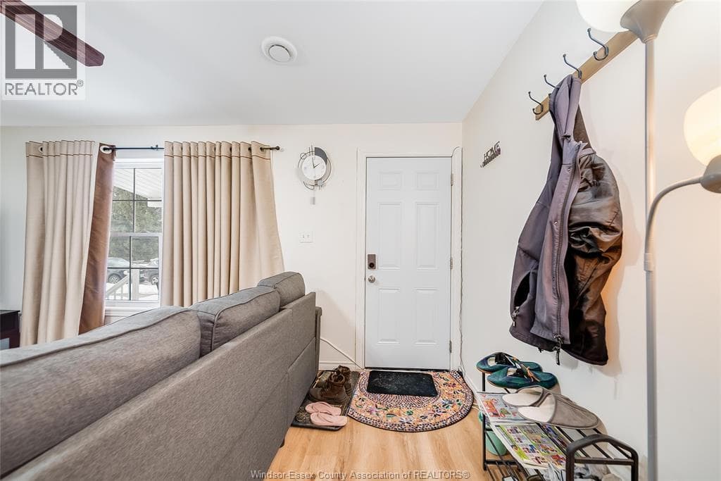 3567 KING STREET photo 3