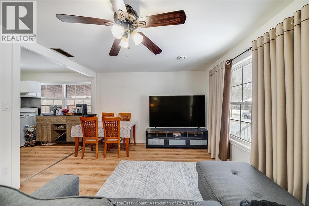 3567 KING STREET photo 5