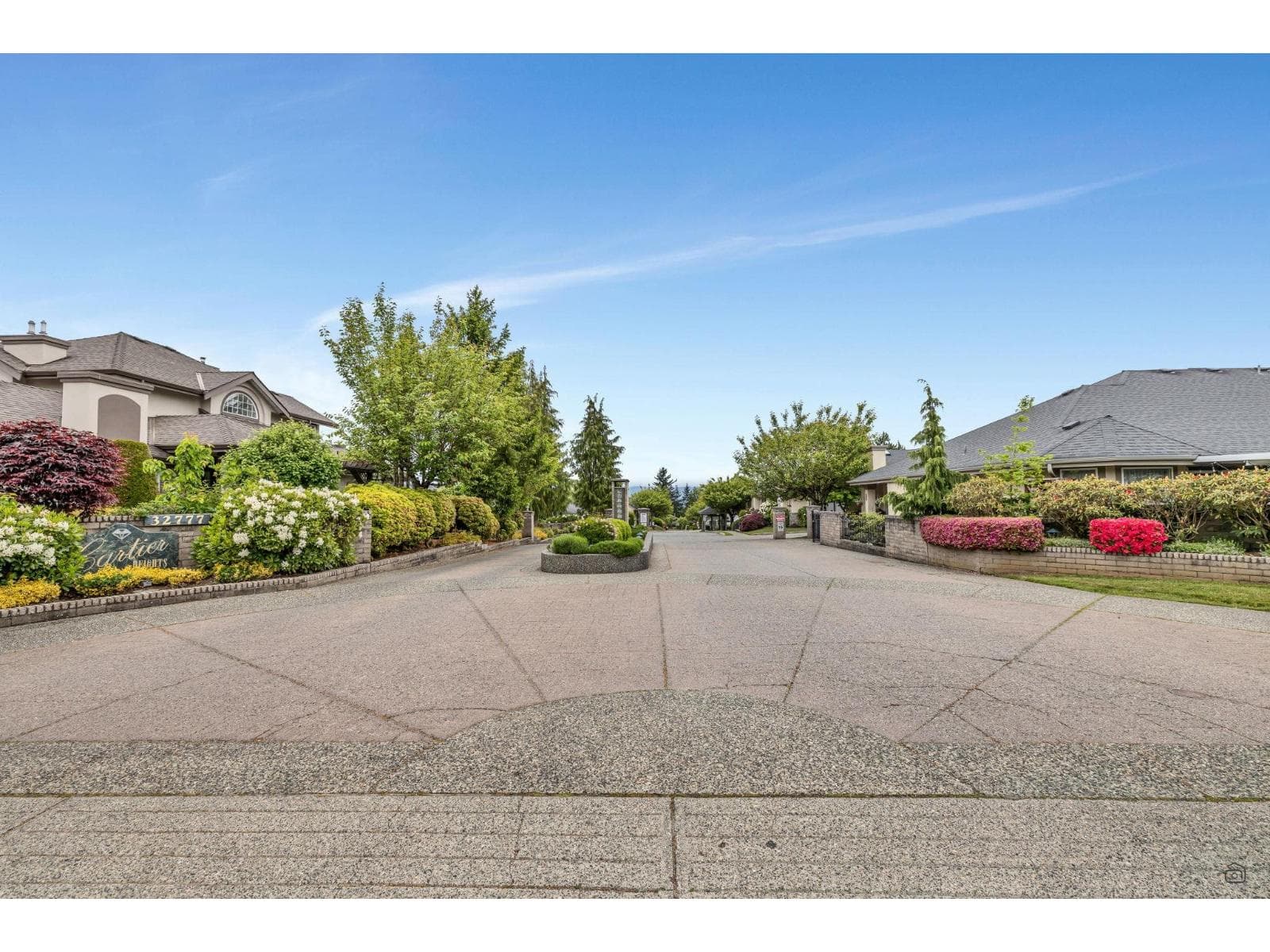 76 32777 CHILCOTIN DRIVE photo 2