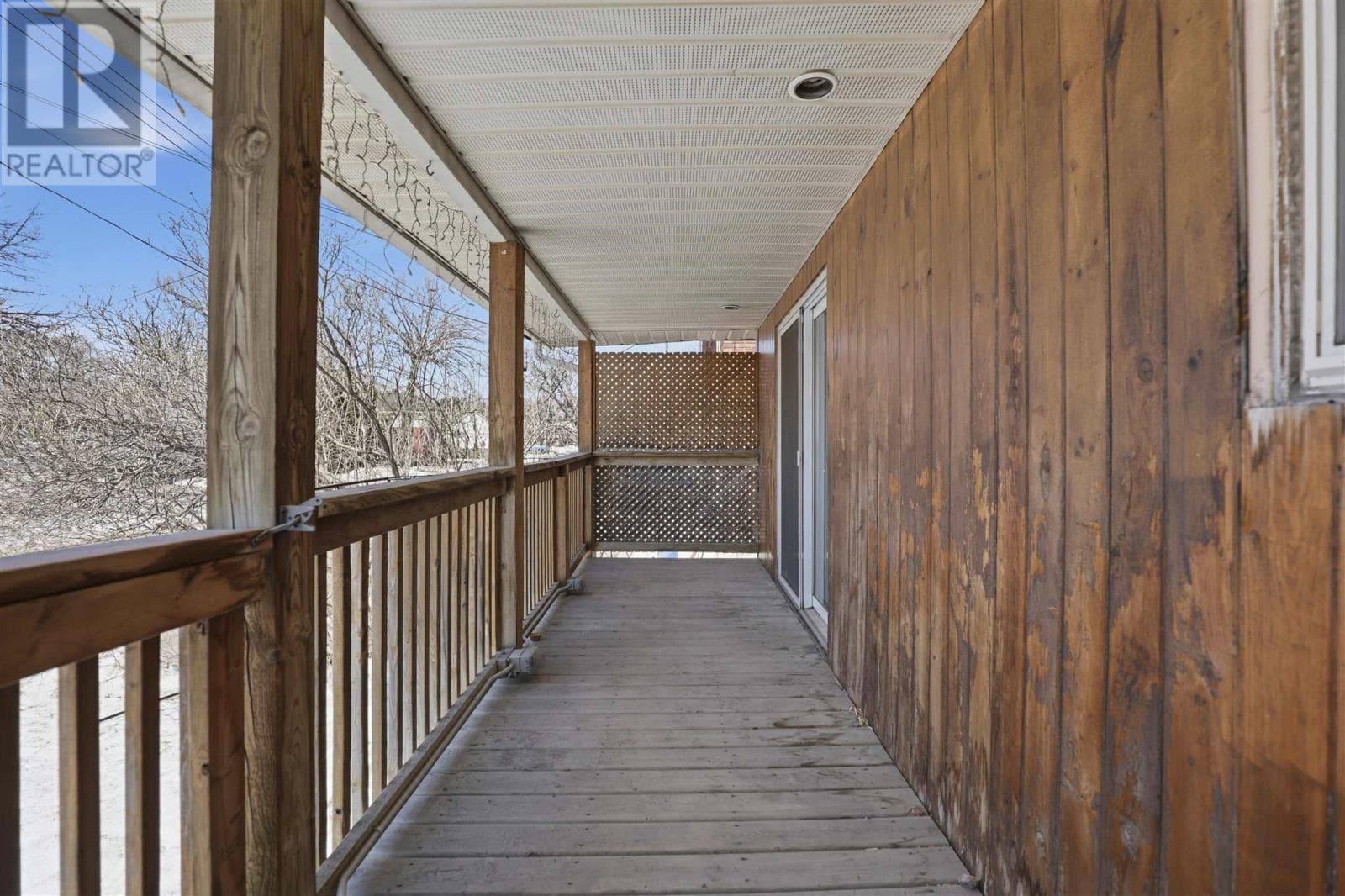 176 Glasgow AVE photo 3