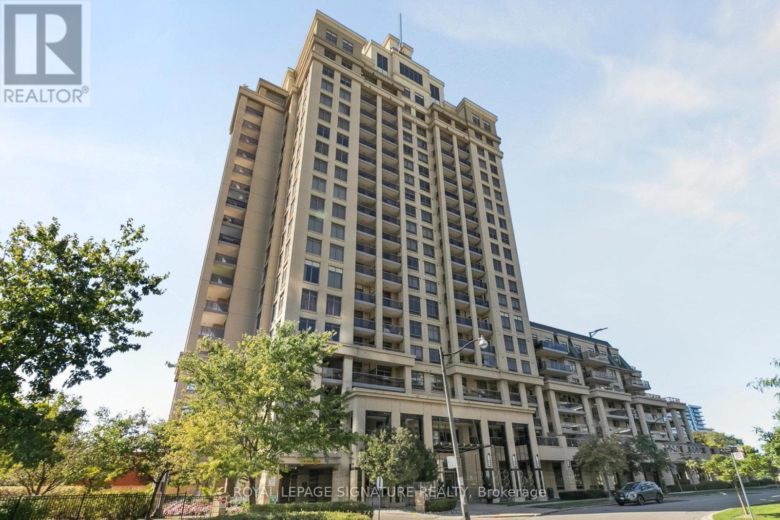 2 bed 2 bath single family at 1307 - 18 KENASTON GARDENS — $699,000