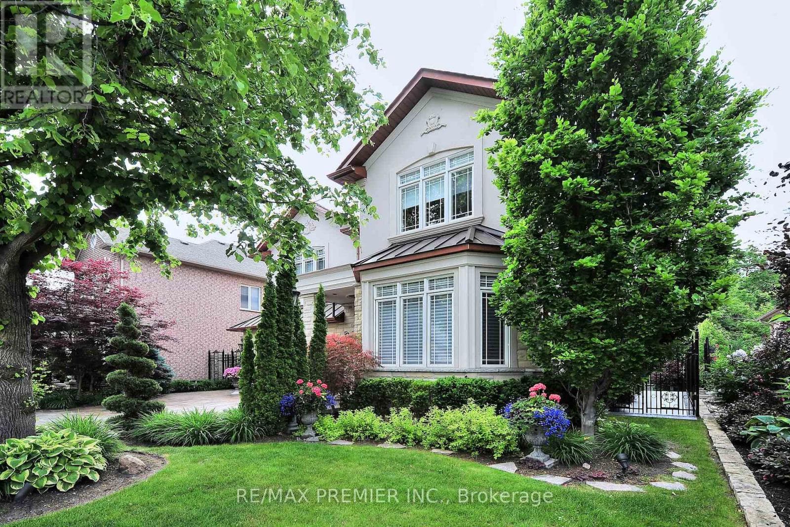 111 ARISTA GATE photo 4