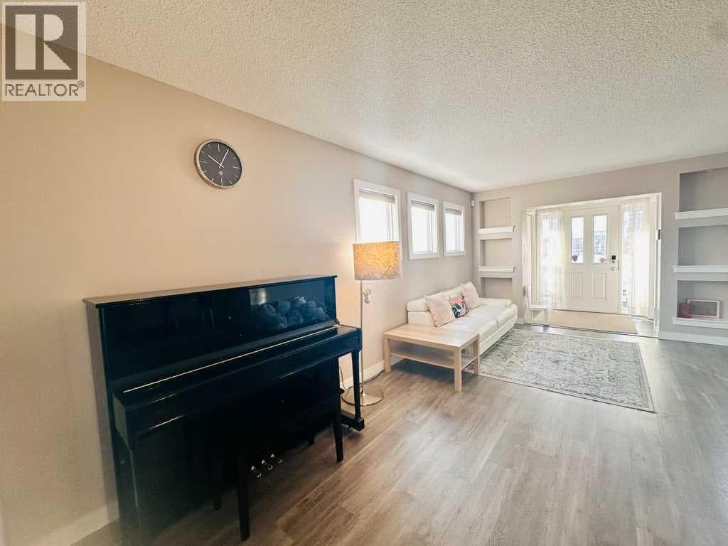225 panatella Square NW — photo 4