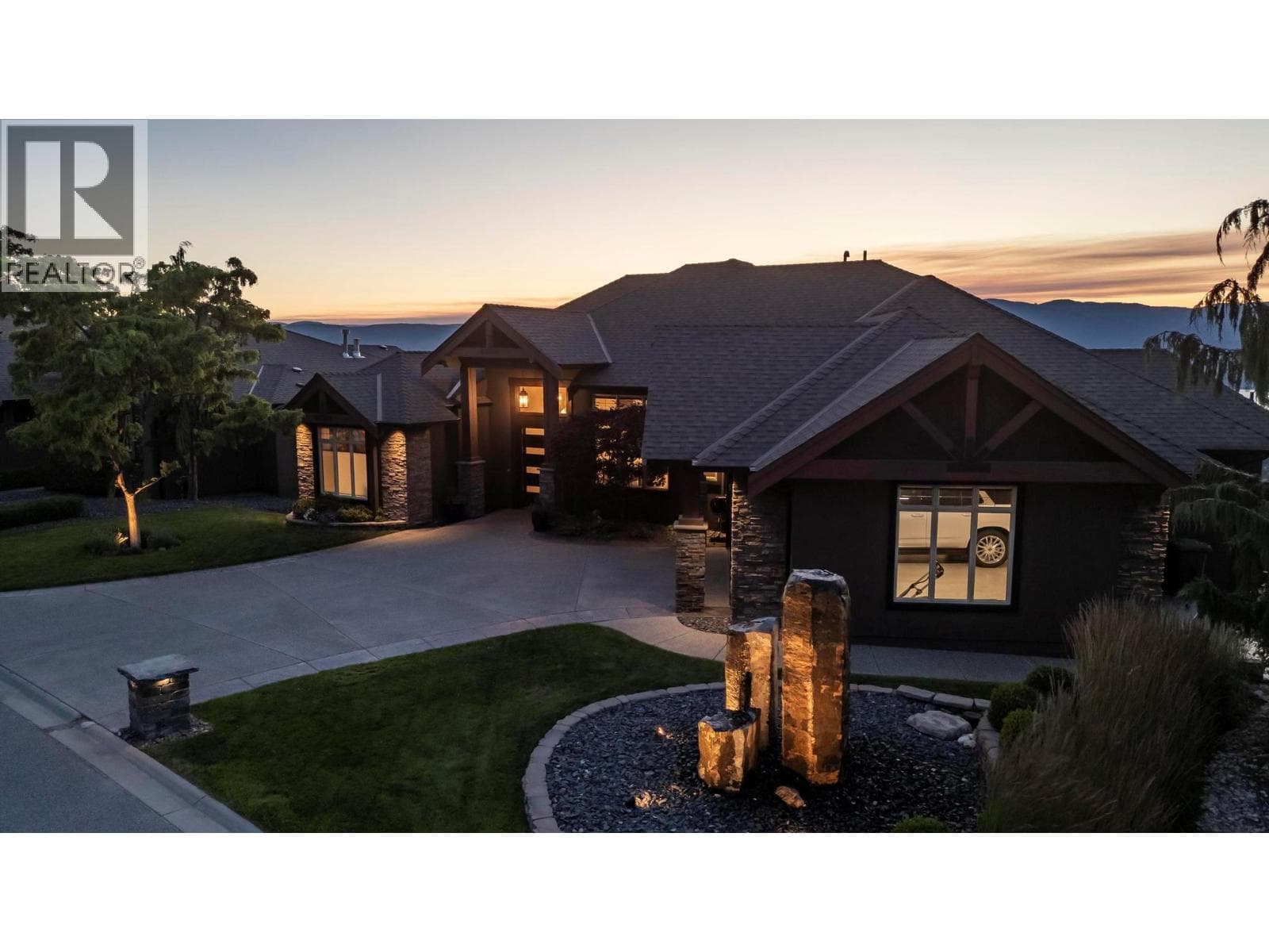722 Kuipers Crescent photo 4