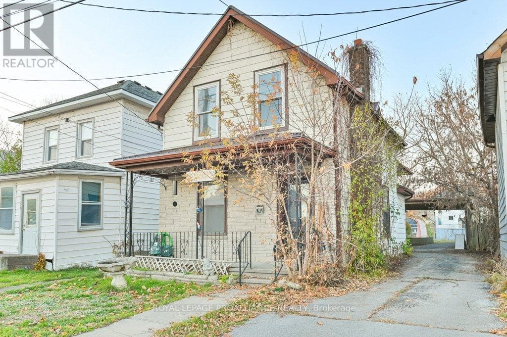 431 MAIN STREET photo 2