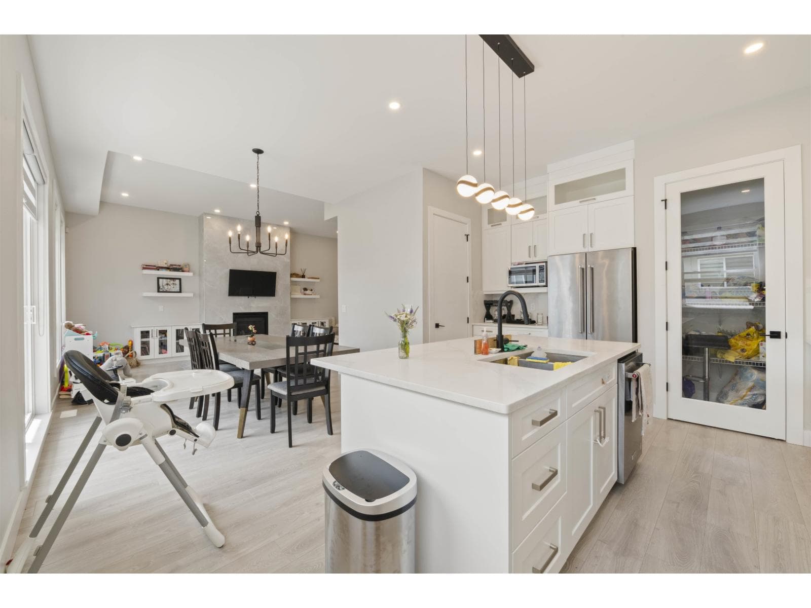 36 4127 OLD CLAYBURN ROAD photo 3