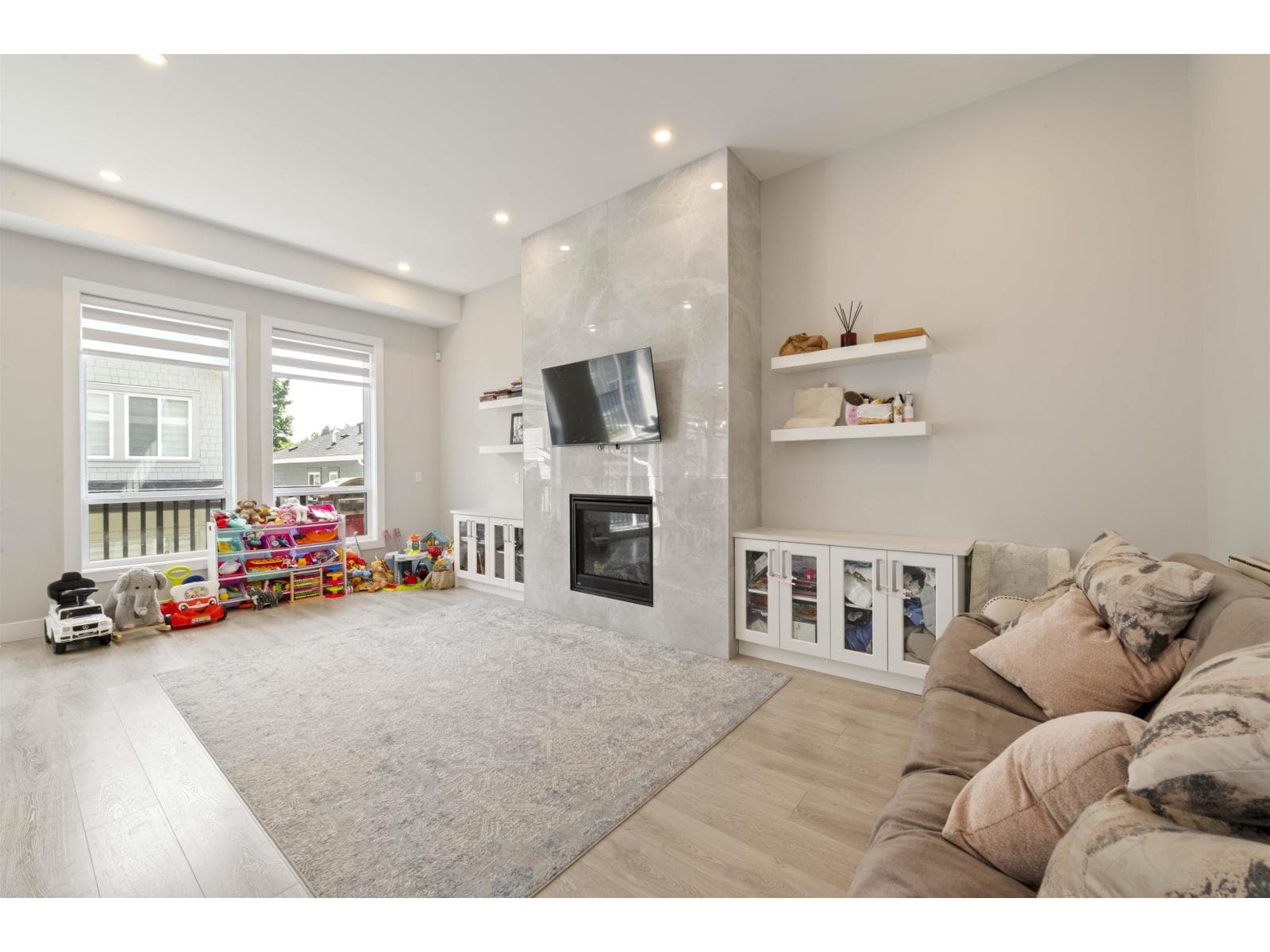 36 4127 OLD CLAYBURN ROAD photo 4