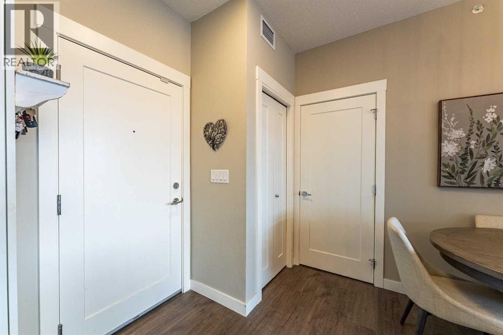 412, 10 Walgrove Walk SE photo 4