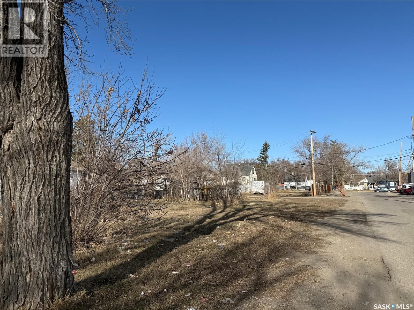 1459 Edward STREET photo 3