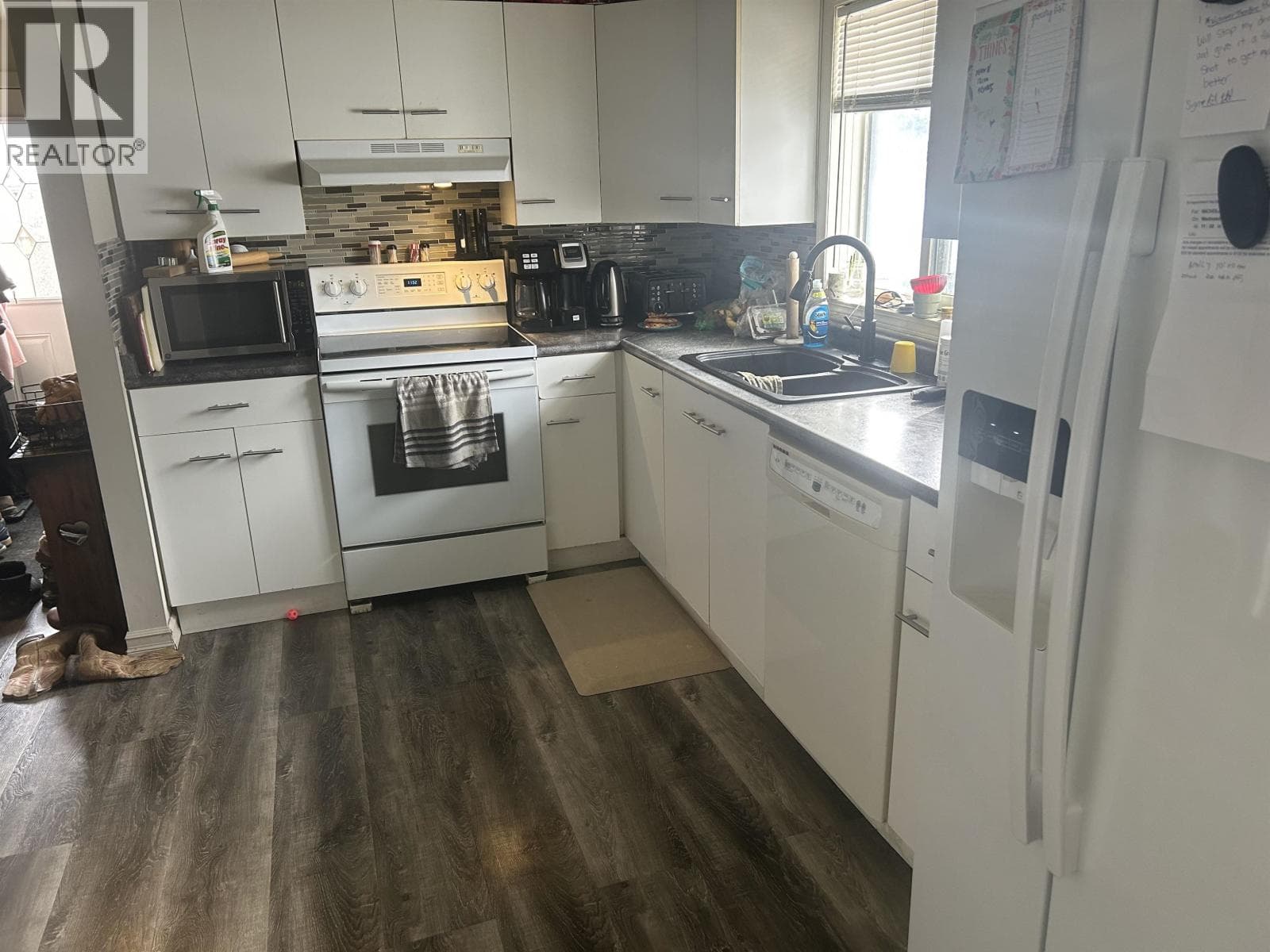 8508 98 AVENUE photo 2