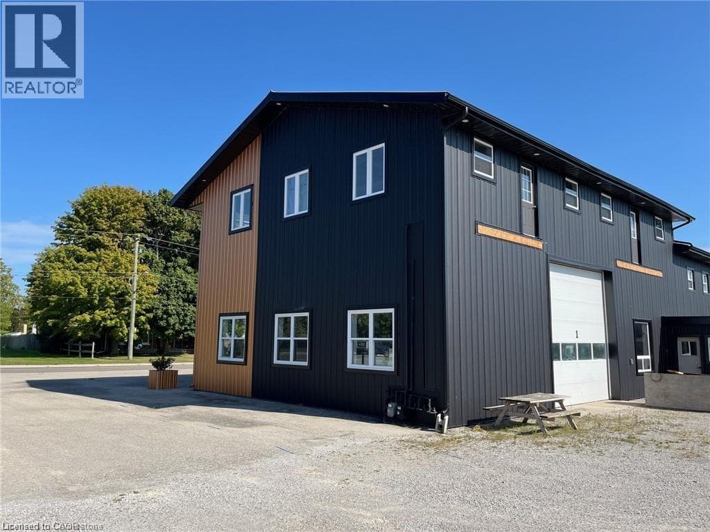 1115 BAY Street photo 4