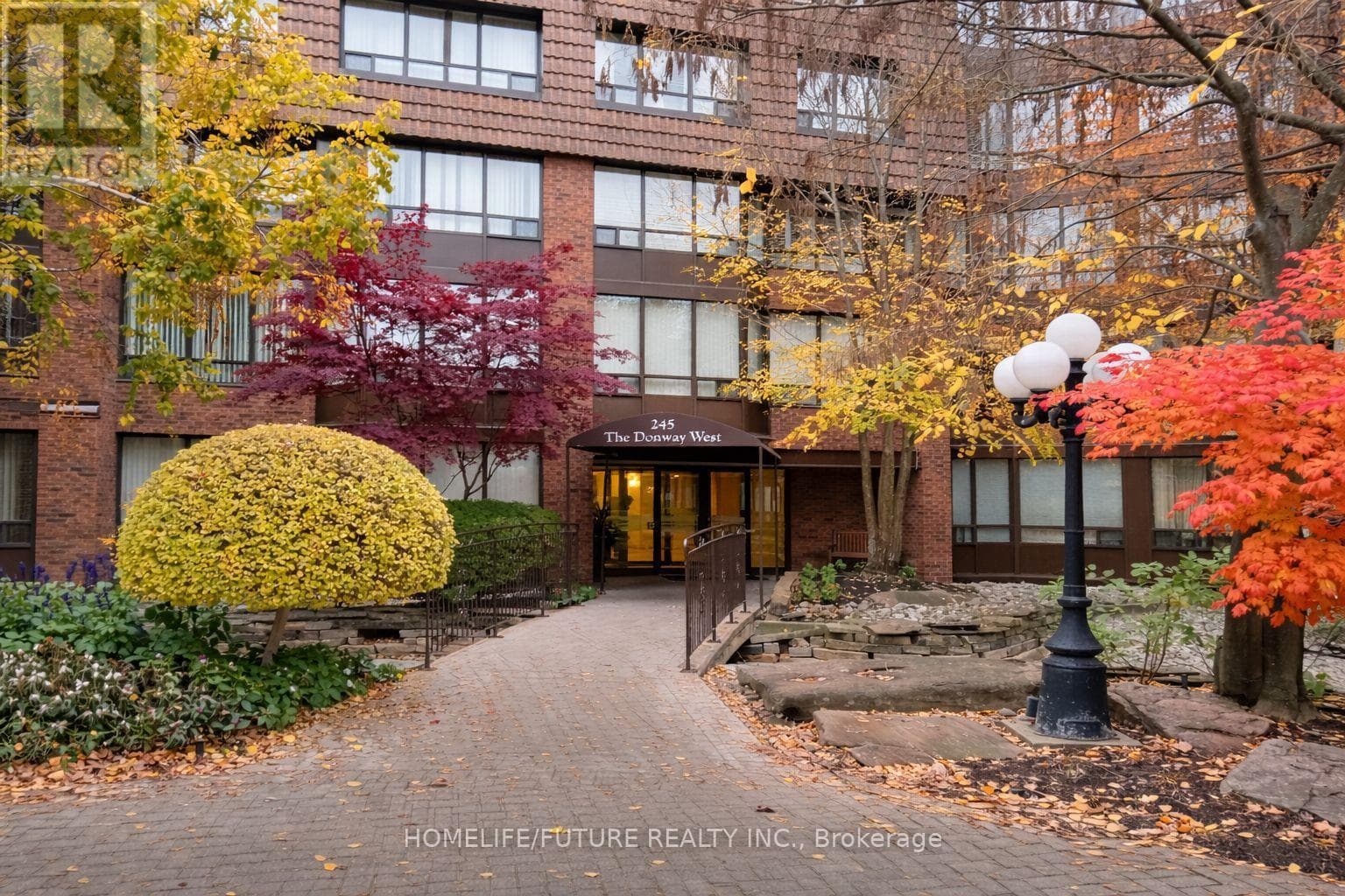 2 bed 2 bath single family at 112 - 245 THE DON WAY W — $640,000