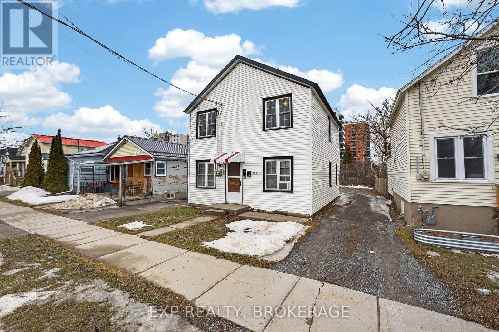 632 MACDONNELL STREET photo 2
