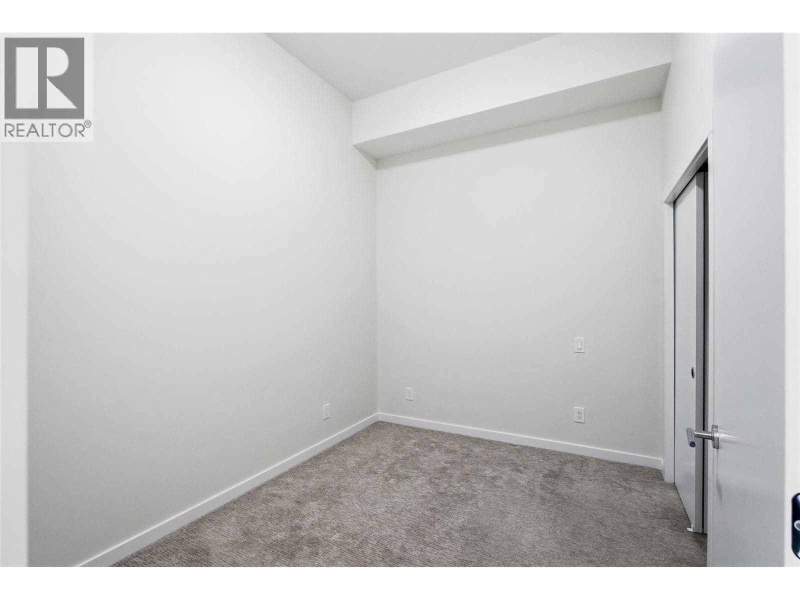 1880 HUGH ALLAN Drive Unit# 114 photo 5