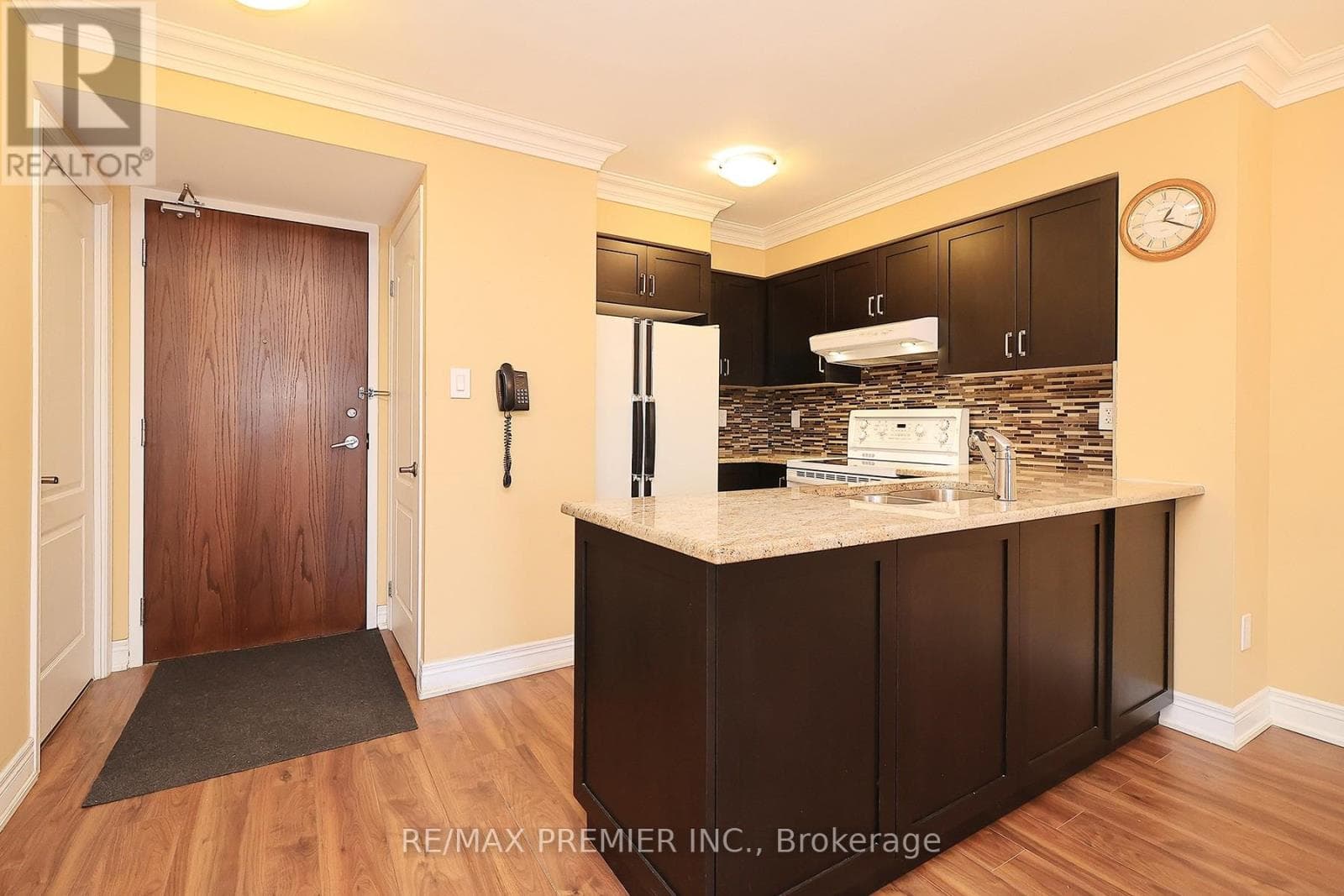 405 - 2772 KEELE STREET photo 4