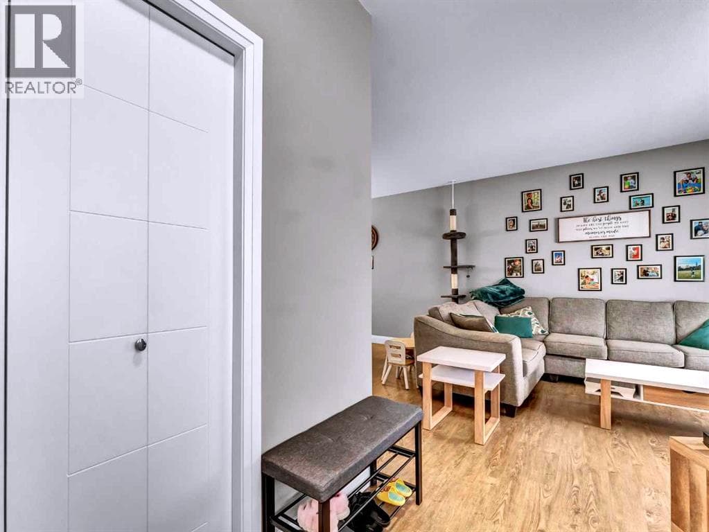 41 Somerside Gate SE photo 5