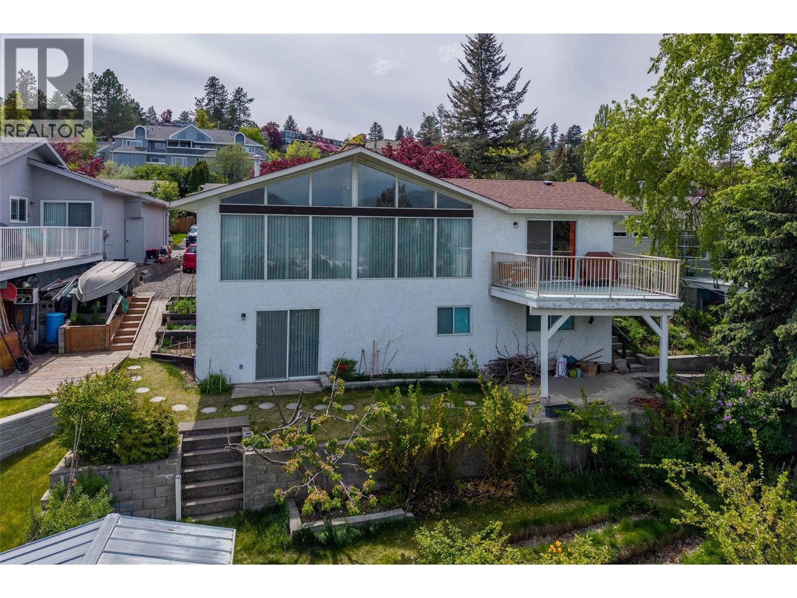 178 WADDINGTON Drive photo 2