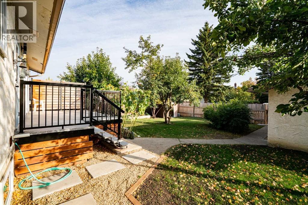 6209 42 Avenue photo 2