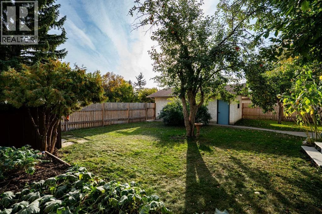6209 42 Avenue photo 3
