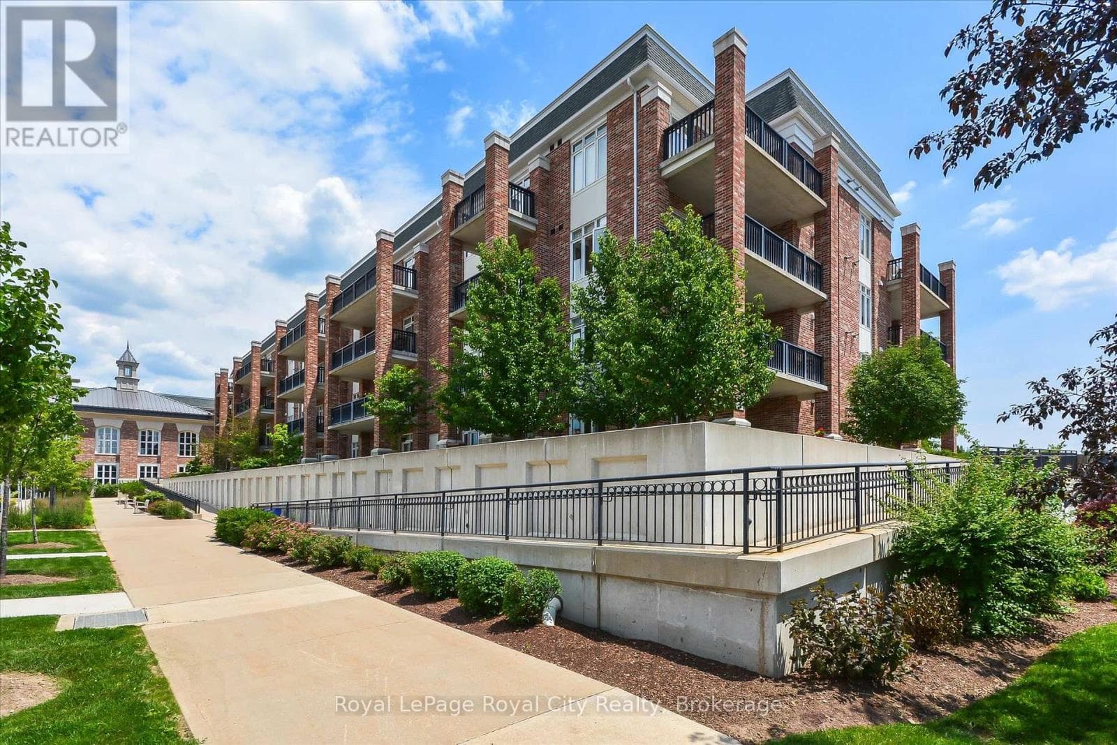 401 - 65 BAYBERRY DRIVE photo 2
