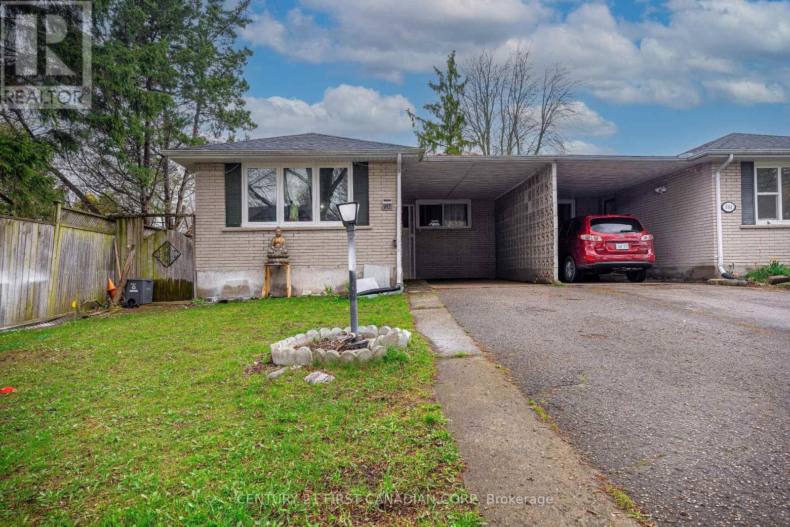 5 bed 2 bath single family at 692 SEVILLA PARK PLACE — $439,900
