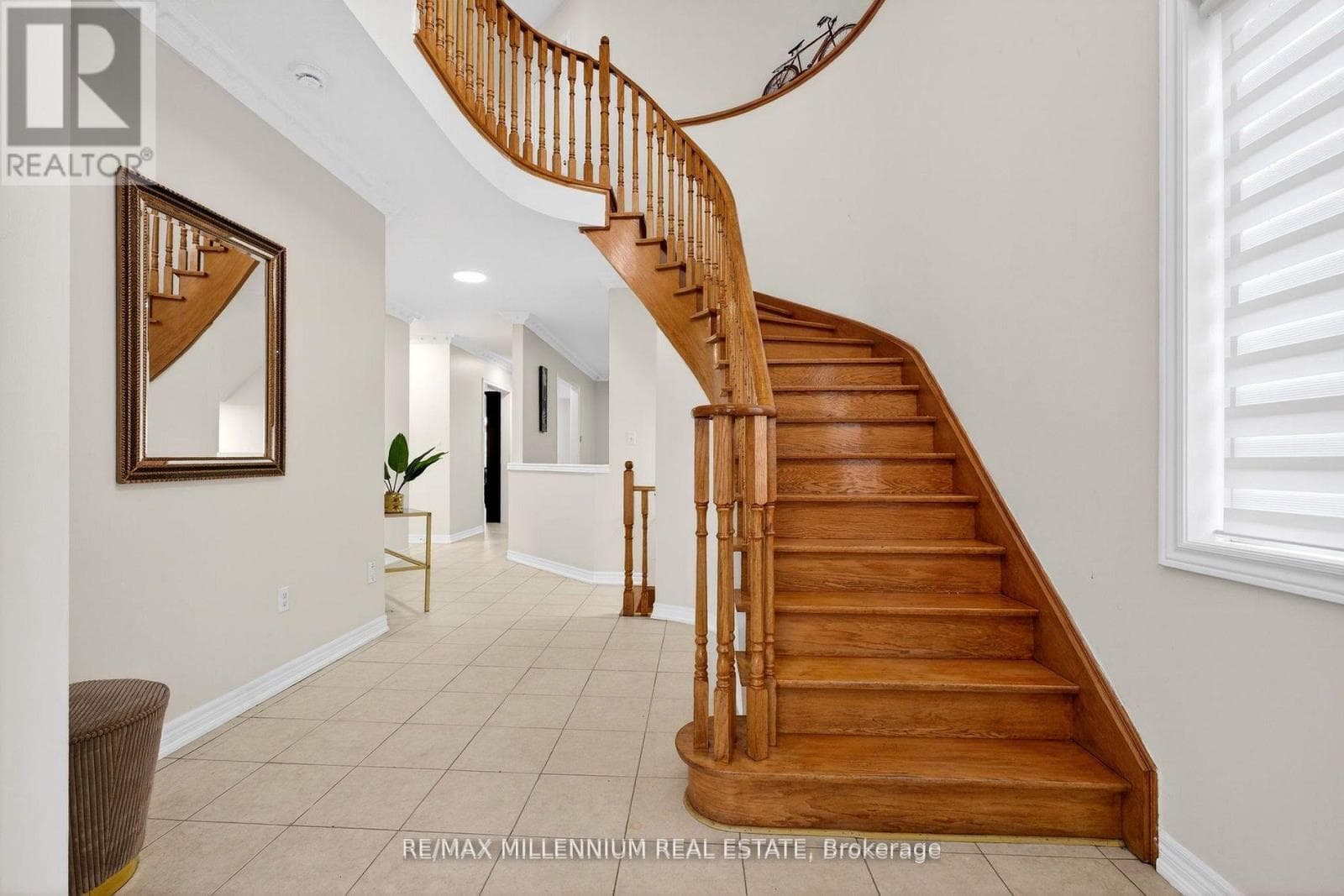 75 TWIN HILL CRESCENT photo 5