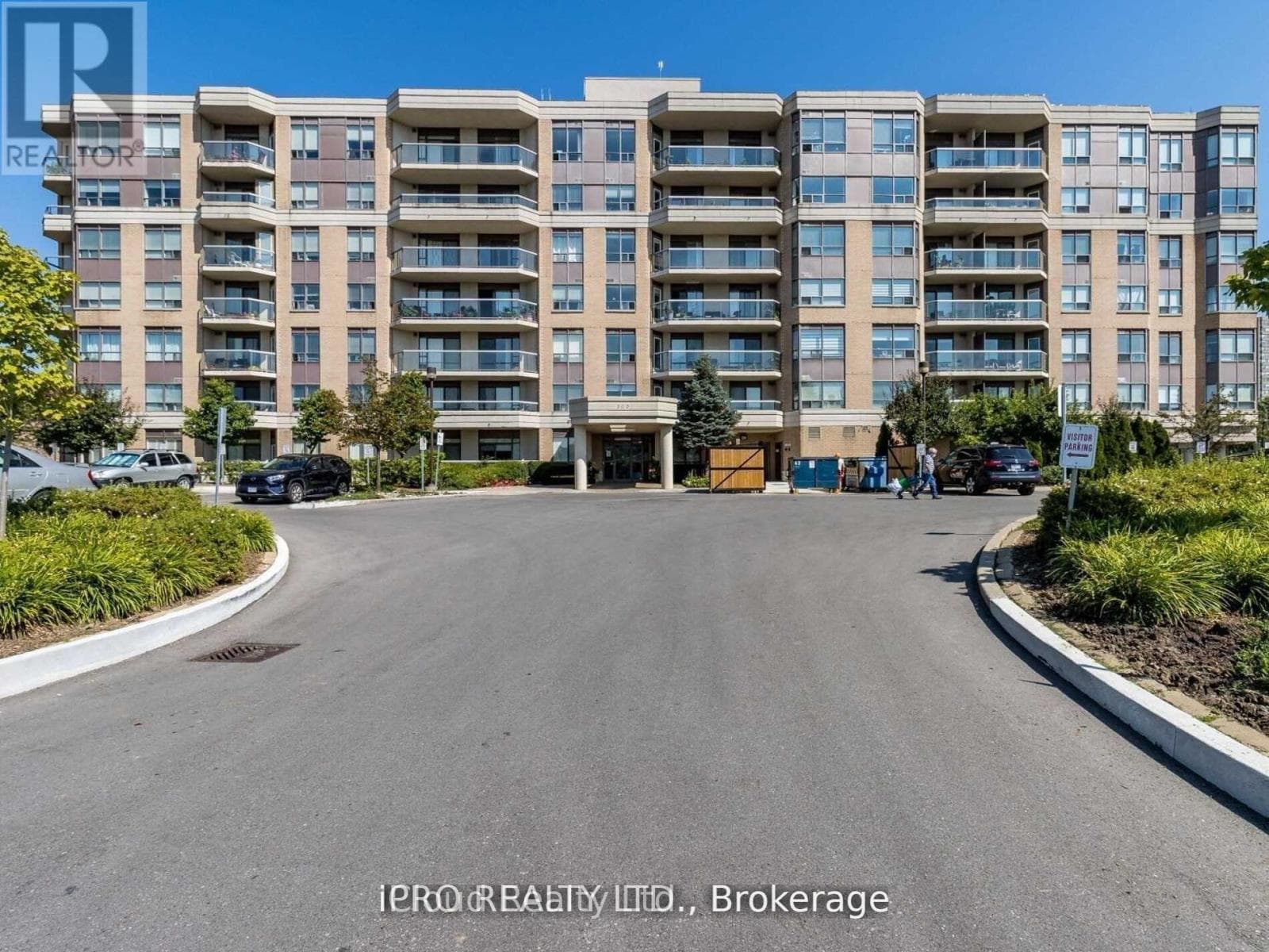 207 - 300 RAY LAWSON BOULEVARD photo 2