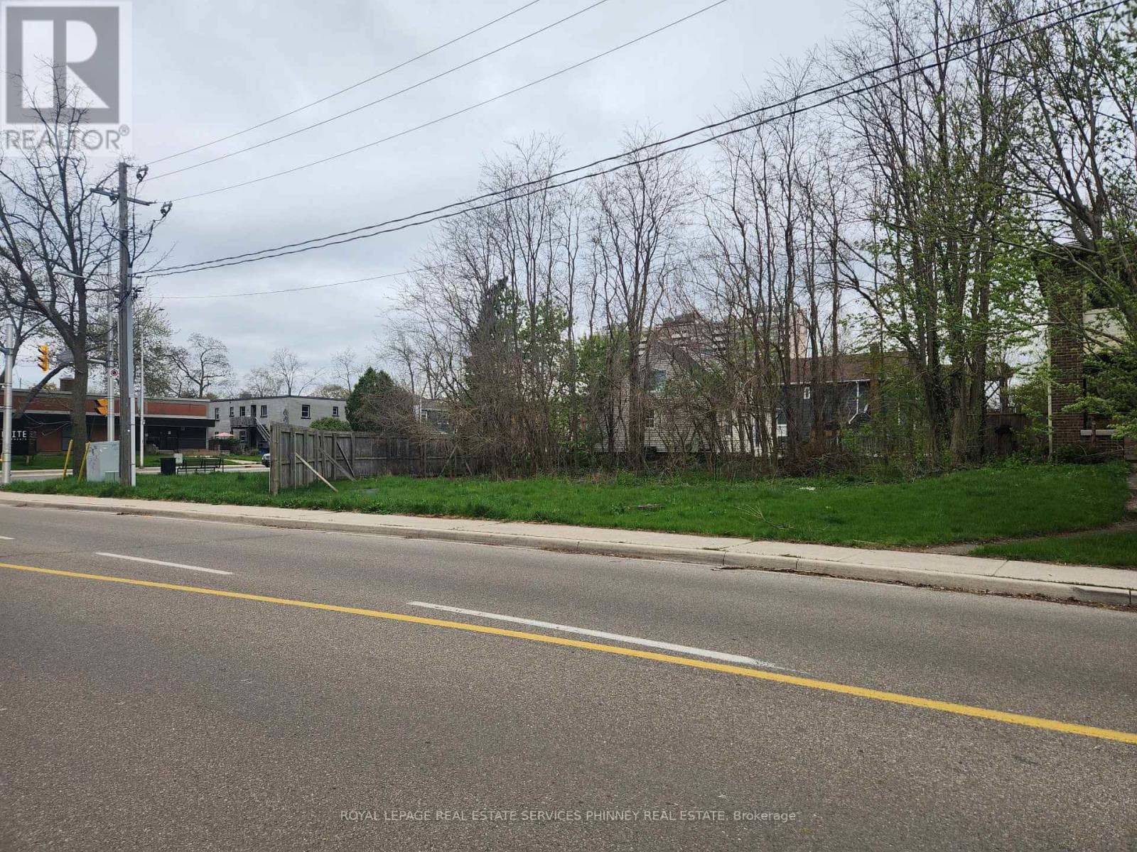 685 BRANT STREET photo 4