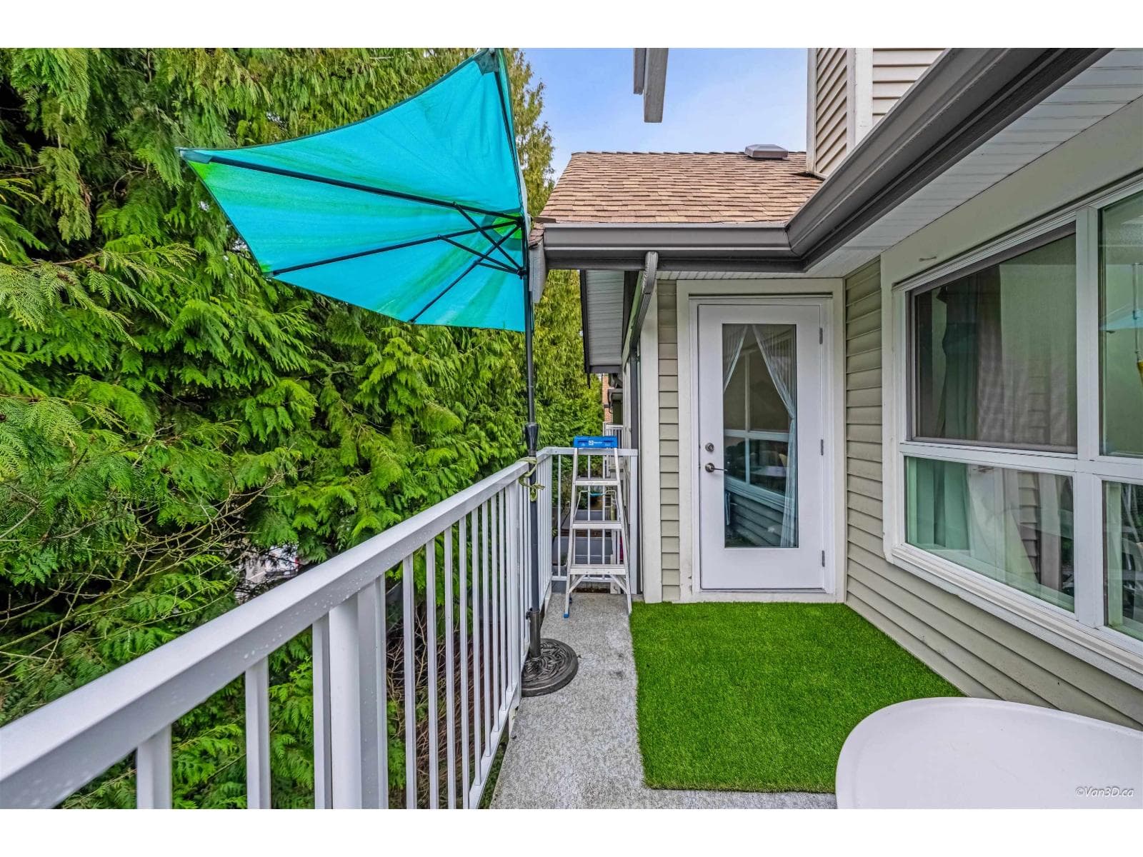 2 bed 2 bath single family at 405 9688 148 STREET — $549,000