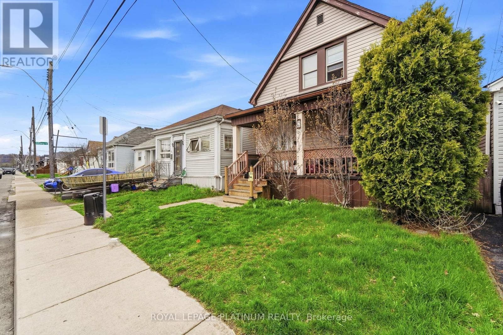 99 ROBINS AVENUE photo 3