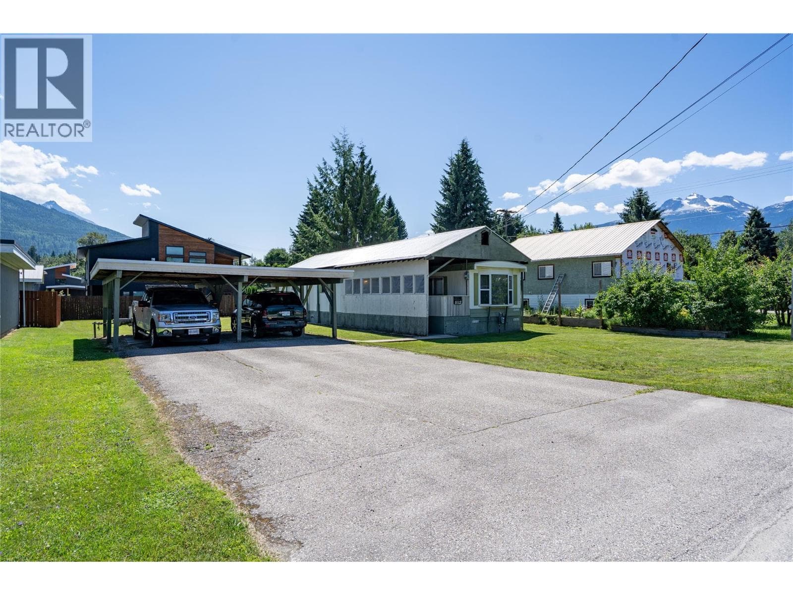 802 Center Street photo 2