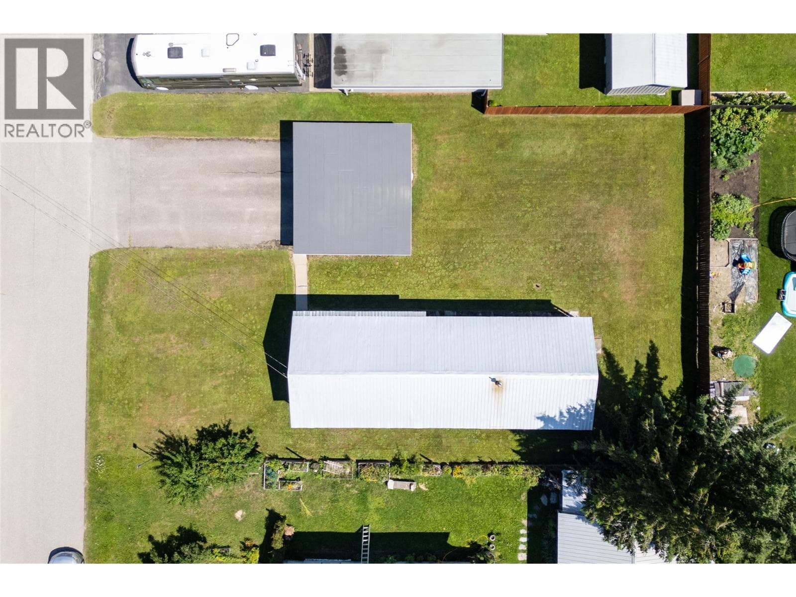 802 Center Street photo 4