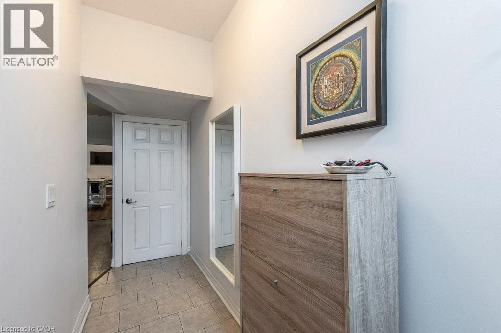 346 HUGHSON Street N photo 4