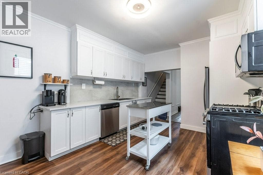 346 HUGHSON Street N photo 5