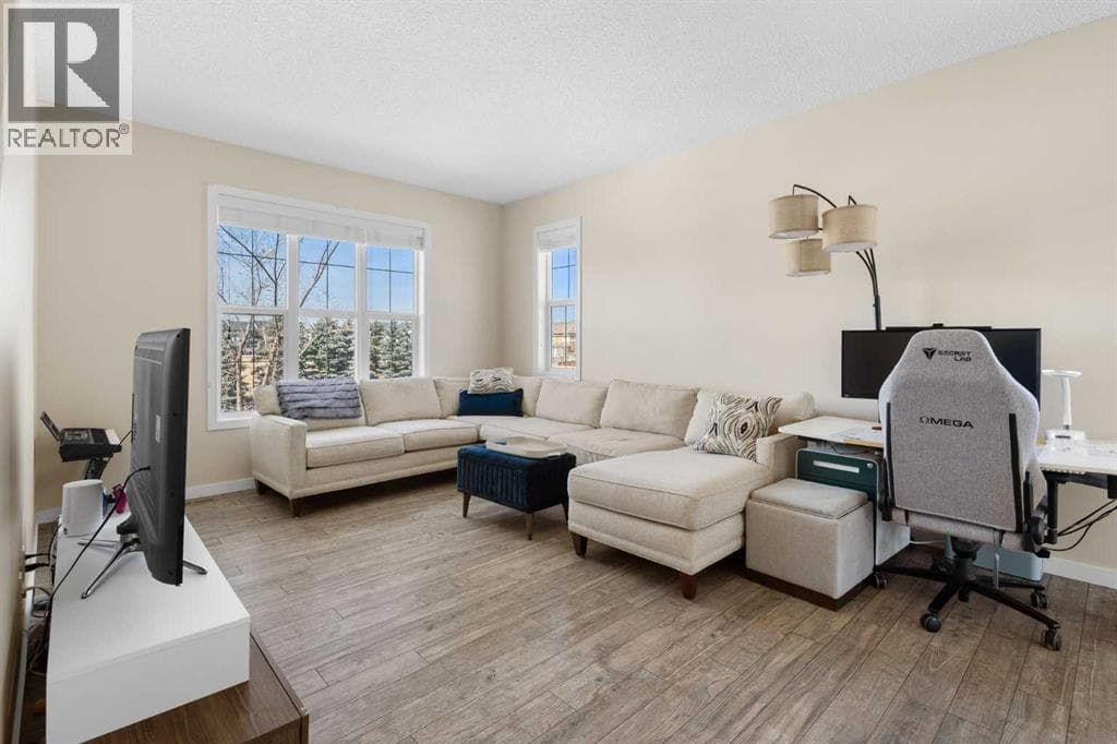 267 Mahogany Way SE photo 3